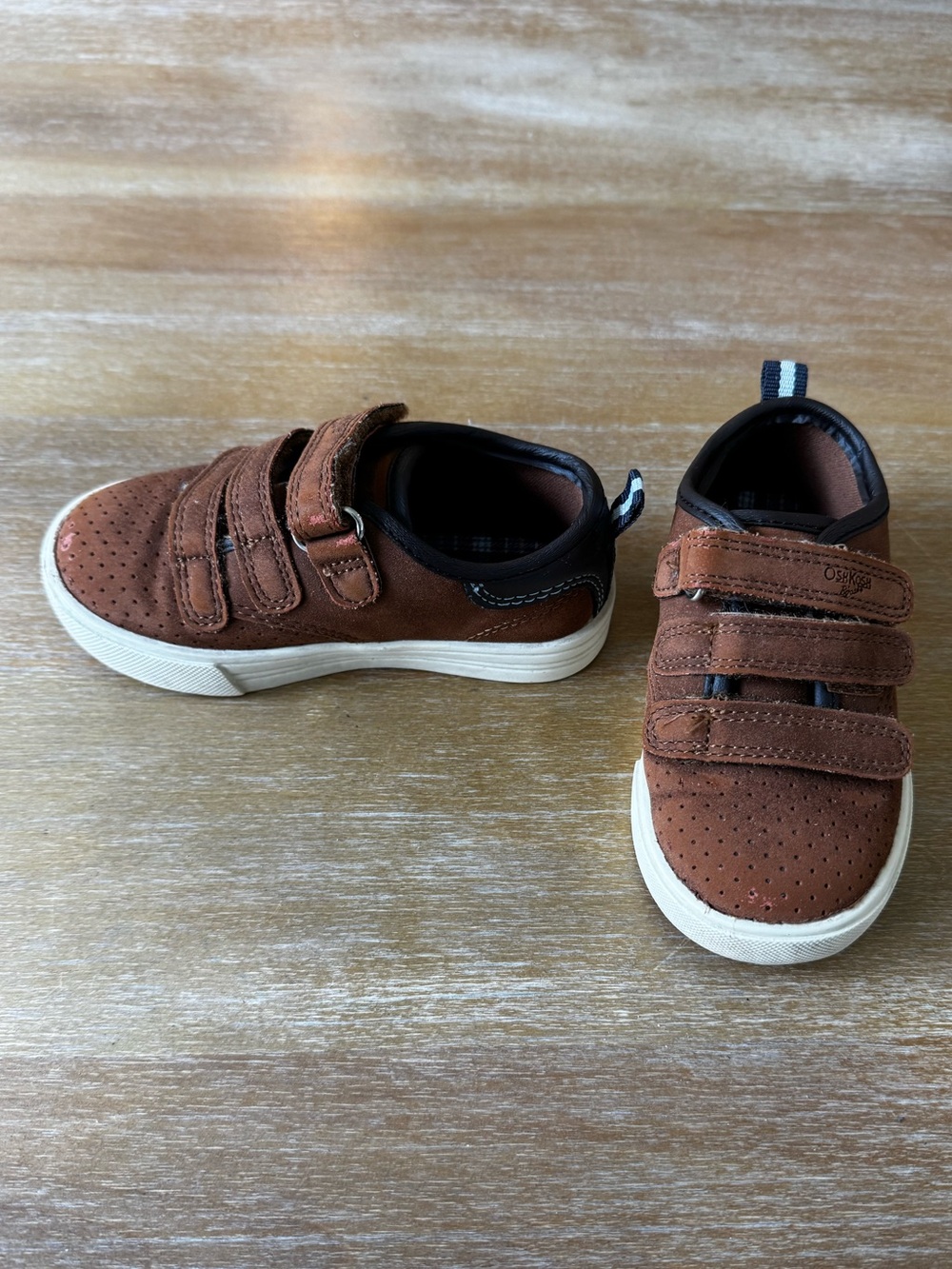 OshKosh B'gosh Brown Suede Velcro Kids Sneakers